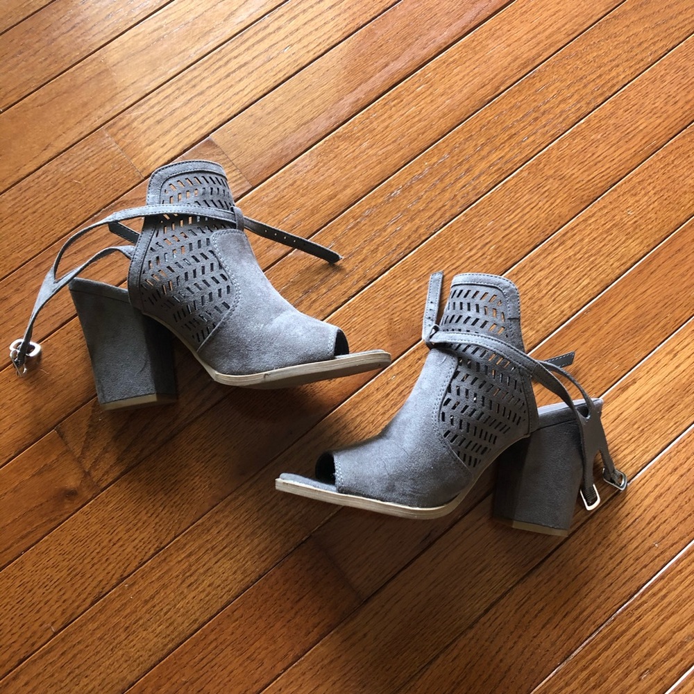 American Eagle by Payless Chunky Heels
